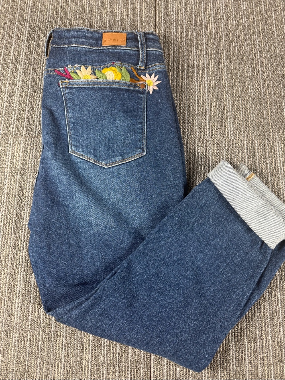 Judy Blue Women's High Rise Distressed Floral Embroidered Jeans 15/32